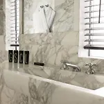 Square Hotel 5*