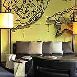 Square Hotel 5*