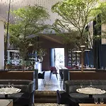 Square Hotel