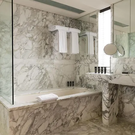 Square 5* Paris