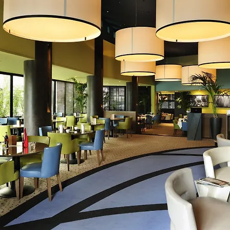 Square Hotel