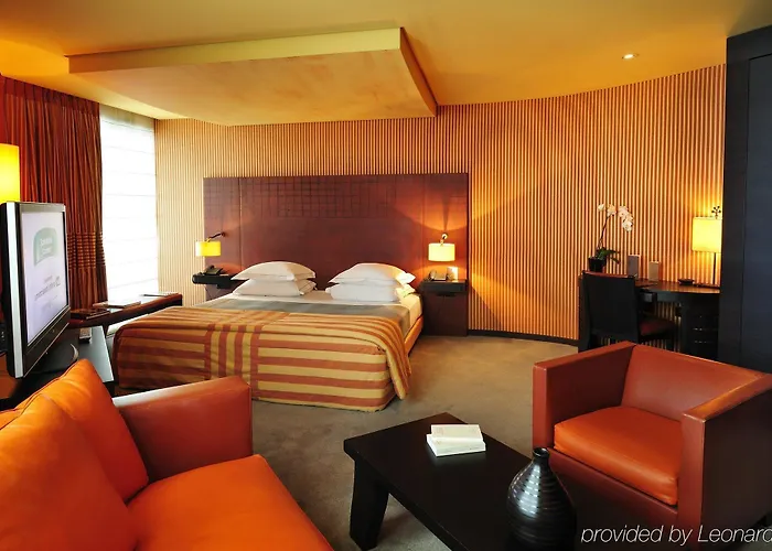 Square Hotel 5*