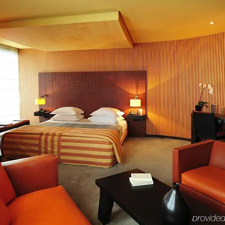 Square Hotel 5*